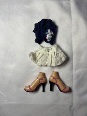 Bratz Funk Out Cloe Outfit Shoes Blue Bunny Top Skirt Heels MGA No Doll